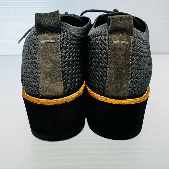 Eileen Fisher Eddy Gray Recycled Stretch Knit Platform
Oxford Size 9 - Picture 9 of 14